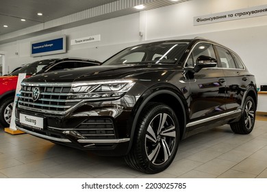 Kyiv, Ukraine - 08.26.2022: Volkswagen Touareg In A Car Dealership