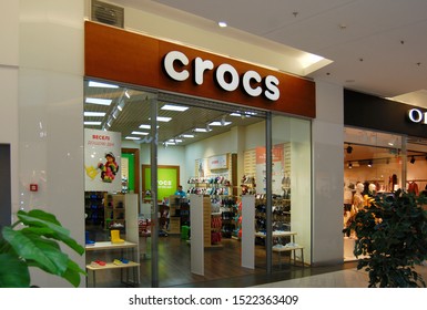 Crocs Shop Images, Stock Photos 