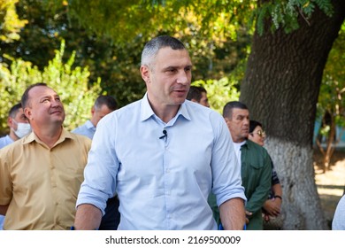 Kyiv, Ukraine. August 19, 2020
The Mayor Of Kyiv Vitali Klitschko During A Meeting In A New Park. Vitaliy Klitschko, Ukrainian Politician, Former Boxer.