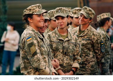 Kyiv, Ukraine - August 20, 2021: Rehearsal Of The Military Parade On Occasion Of 30 Years Independence Day Of Ukraine. Young Smiling Women In Military Camouflage Uniform On Khreshchatyk Street