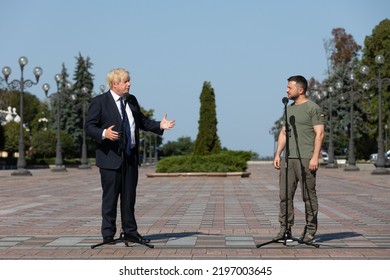 Kyiv, Ukraine, August 24 2022. Ukraine's President Volodymyr Zelenskiy And British Prime Minister Boris Johnson Unveil A Plaque With Johnson's Name On The Alley Of Bravery After A Joint News Briefing.