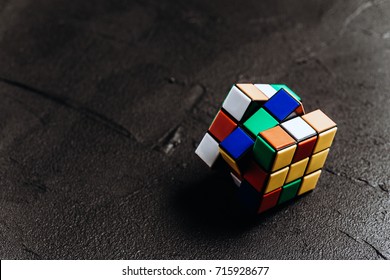 574 Rubik's cube black background Images, Stock Photos & Vectors ...