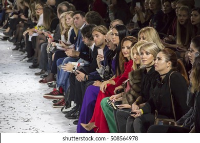 7,293 Catwalk audience Stock Photos, Images & Photography | Shutterstock