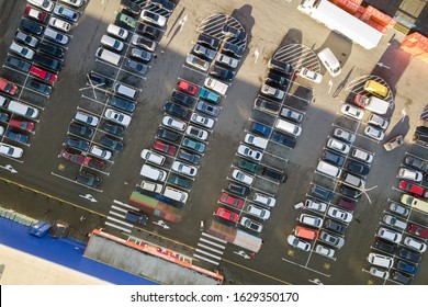 ベクターイラスト 都市の平面図 通り 家 建物 道路 交差点 木 車 上から見る のベクター画像素材 ロイヤリティフリー Shutterstock
