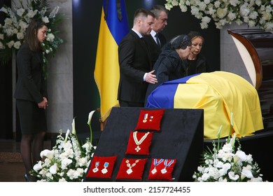 KYIV, UKRAINE Relatives At Funeral Farewell Ceremony With The First President Of Ukraine Leonid Kravchuk, MAY 17, 2022