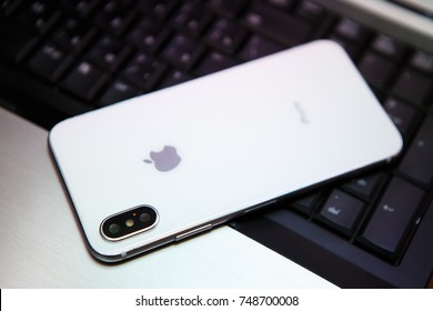 Iphone Xs New Iphone Ten S Smart Phone Newest Apple Iphone X Mobile Phone Latest Iphone10 Cell Phone New Trendy White Iphone Ten S Smart Phone With Dual Vertical Camera Infinity Edge Touch Sc Stock Photo