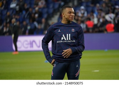 Kylian Mbappé Of PSG During The Ligue 1 Football Championship Match Between Paris Saint Germain And Rc Lens On April 23, 2022 At Parc Des Princes In Paris.