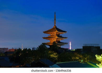 京都 五重塔 の写真素材 画像 写真 Shutterstock