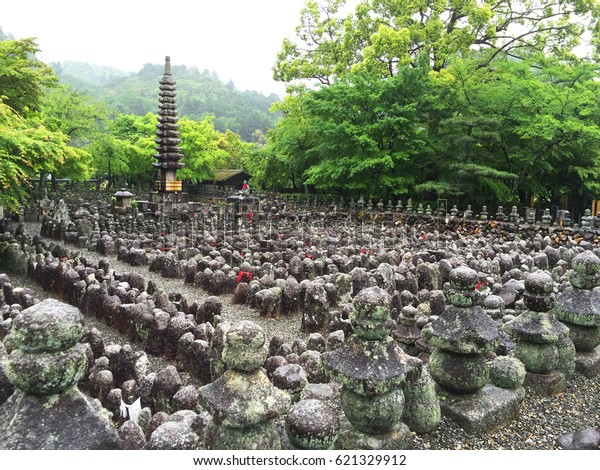 Vind Stockafbeeldingen In Hd Voor Kyoto Japan Adashino Nenbutsuji Temple Spring En Miljoenen Andere Rechtenvrije Stockfoto S Illustraties En Vectoren In De Shutterstock Collectie Elke Dag Worden Duizenden Nieuwe Afbeeldingen Van Hoge Kwaliteit