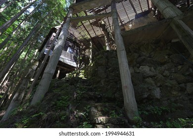 Kyoto, Japan - May 30th 2021: Japanese Old Villa. Abandoned House At The Hiking Trail Of Hinomizu Pass Around Kifune Shrine. This Hiking Trail Is Abandoned Due To Typhoon Two Years Ago.