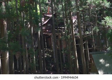 Kyoto, Japan - May 30th 2021: Japanese Old Villa. Abandoned House At The Hiking Trail Of Hinomizu Pass Around Kifune Shrine. This Hiking Trail Is Abandoned Due To Typhoon Two Years Ago.