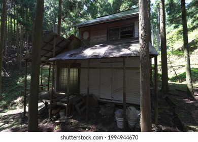 Kyoto, Japan - May 30th 2021: Japanese Old Villa. Abandoned House At The Hiking Trail Of Hinomizu Pass Around Kifune Shrine. This Hiking Trail Is Abandoned Due To Typhoon Two Years Ago.