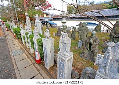 KYOTO-JAPAN-NOVEMBER 28 : View Of Nature And Lifestyle In Kyoto Town Of Japan, November 28, 2016, Kyoto Province, Japan.