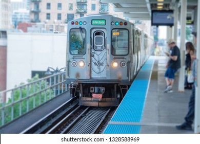 L Train in Chicago  on the track transporting passengers around the city.