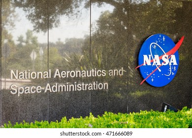 LA CANADA, CA - JUNE 4th: The Entrance To NASA's Jet Propulsion Laboratory In La Canada, CA On June 4th, 2014. 