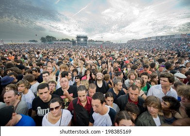Huge Crowd Of People Images Stock Photos Vectors Shutterstock