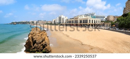 La Grande Plage in Biarritz is the postcard beach with its palace, shops, cafes and restaurants. Successively called Plage des Fous, then Plage de l'Imperatrice, it is the central beach of Biarritz
