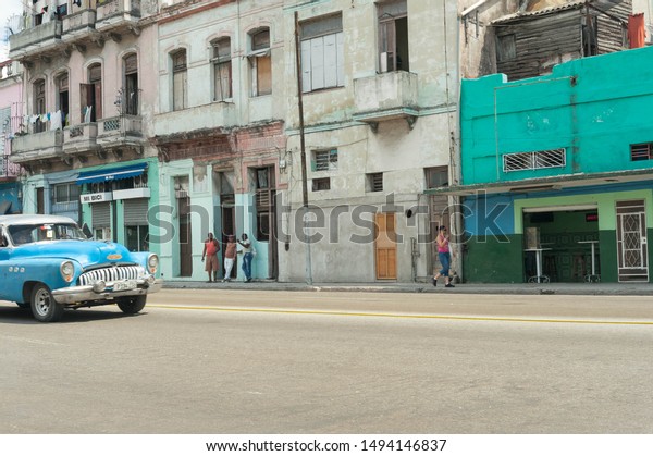 LA habana,\
Cuba-april 2016: streets of la\
habana