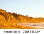 La Jolla cliffsides close to sunset