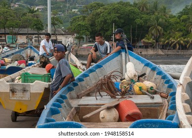 La Libertad, El Salvador. 11-18-2019. Group Of Adolescents Working At The Port Of La Libertad.