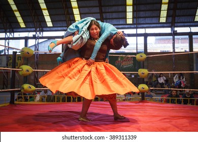 LA PAZ, BOLIVIA - SEP 13: Cholita wrestling is a touristic show. Cholita is the Bolivian women in traditional dress. September 13, 2015, La paz, Bolivia