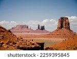 La Riserva Navajo di Monument Valley rappresenta l’immaginario Western per eccellenza. Non è un caso che questa meraviglia naturale abbia fatto da cornice per moltissimi film di cowboy e Far West.
