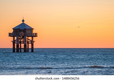 Plage Des Minimes Images Stock Photos Vectors Shutterstock