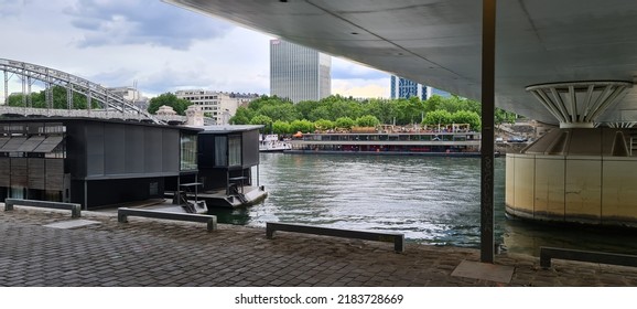 La Seine  Boot  Buildings , Paris