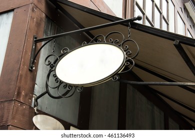 Label front store.