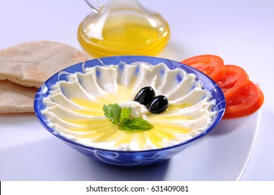 Labneh With Olive Oil & Bread
