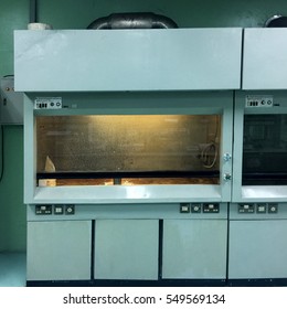 Laboratory Chemical Fume Hoods