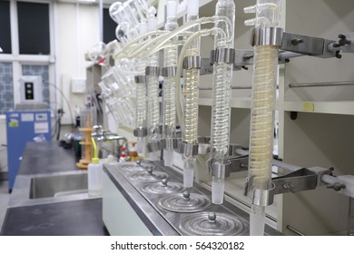 Laboratory distillation unit