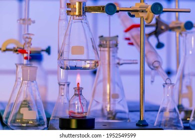 Laboratory Equipment In A Chemical Laboratory. Laboratory Setup For Chemical Synthesis Of Organic Matter