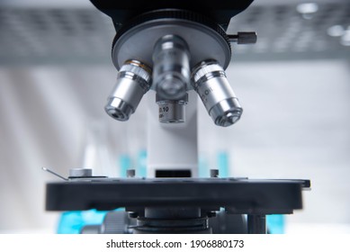 in progress Serviceable lamp Pentru Microscop sunt 479.859 imagini, fotografii de stoc și vectori |  Shutterstock