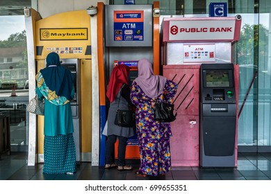 Labuanmalaysiajuly 242017people Using Atm Automatic Teller Stock Photo Edit Now 699655351