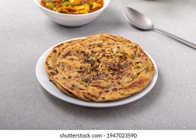 Lachha Paratha Or Chur Chur Naan With Chilli Paneer