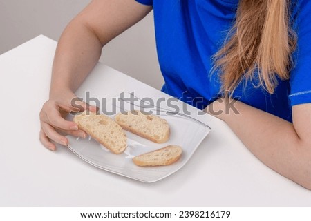 Lack of appetite, poor eater at breakfast, dry bread