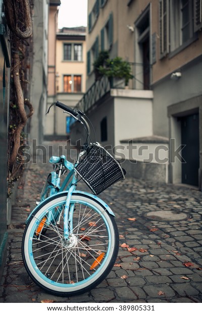 ladies town bike with basket