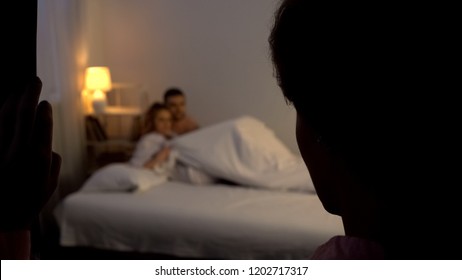 Lady Discovers Husbands Infidelity, Man With Mistress In Bed, Secret Adultery