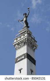 Lady Victory Statue At Monument Circle In Indianapolis