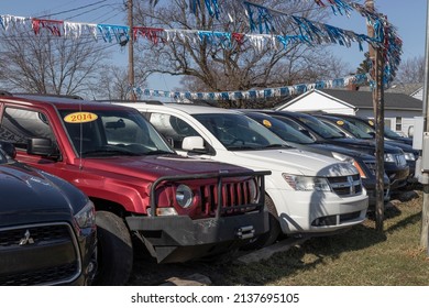 Lafayette - Circa March 2022: Buy Here Pay Here Used Car Dealer. Many Buy Here, Pay Here Car Dealerships Do Not Require Good Credit But May Track Your Car If You Miss Payments.