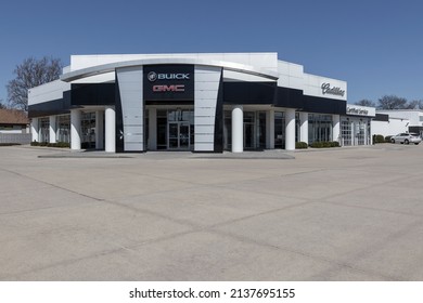 Lafayette - Circa March 2022: GMC Buick Dealership Without New Cars In Inventory. With Current Supply Issues, GM Is Relying On Used Car Sales While Waiting For Parts.