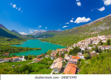 Lago di Barrea, Abruzzo, Italy