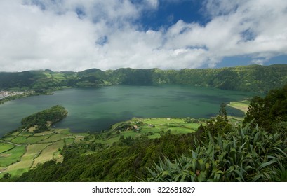 9,870 Sao Miguel Lake Images, Stock Photos & Vectors 