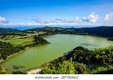 Lagoa das Furnas, São Miguel Island, Azores, Açores, Portugal, Europe.View from Miradouro do Pico do Ferro. 