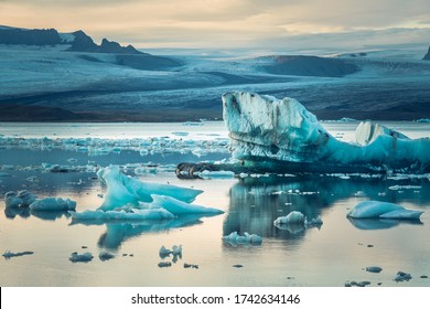 Jökulsárlón Lagoon, Display Of Icebergs