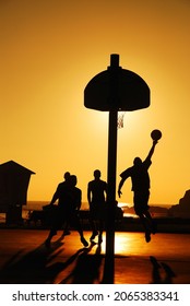 Laguna Beach, CA, USA September 23  A Group Of Friends Enjoy A Pick Up Basketball Game In The Late Afternoon In Laguna Beach, California