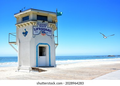 LAGUNA BEACH, CALIFORNIA - MAY 28, 2019: Lifeguard Tower On Main Beach In The Popular Southern California Beach Town.