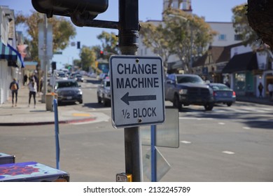 Laguna Beach California USA 23 February 2022: Street Sign With Directions To Cash Machine