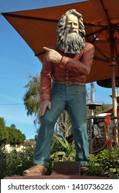 LAGUNA BEACH, CALIFORNIA / USA - DECEMBER 24 2009: A Statue Of Danish Vagabond Eiler Larsen, Known As 